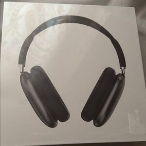 Max with Smart Case Black Over-Ear Headphones